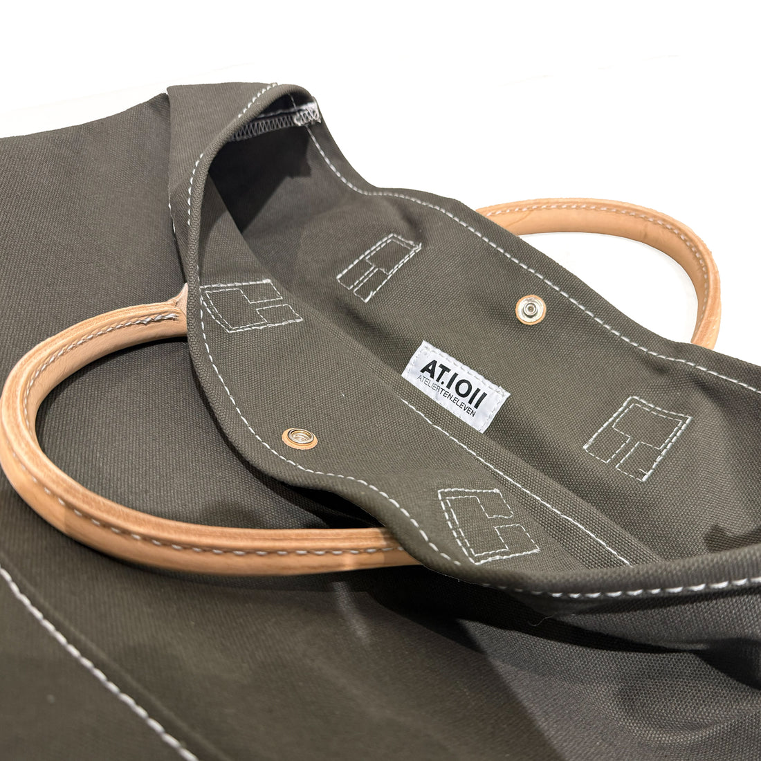 【HERITAGE LEATHER  ×AT.1011】Utility 2 Way Bag / Olive