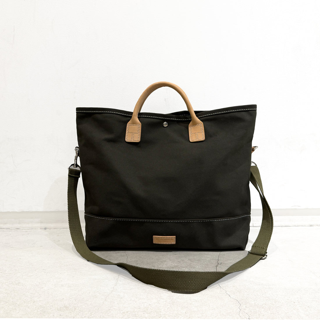 【HERITAGE LEATHER  ×AT.1011】Utility 2 Way Bag / Olive