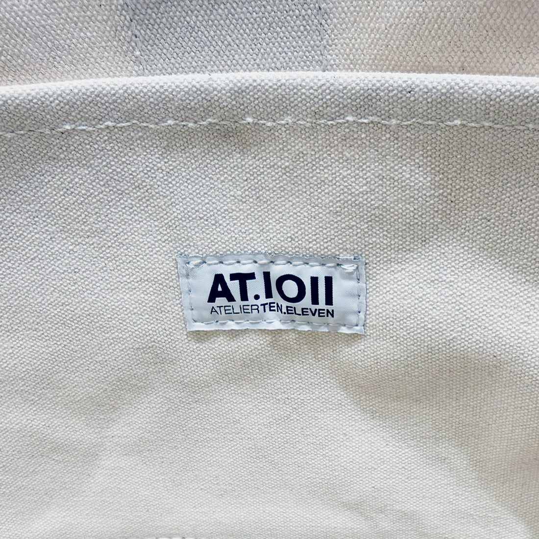 【HERITAGE LEATHER × AT.1011】Vintage Patches Day Tote / Natural × Olive Suede