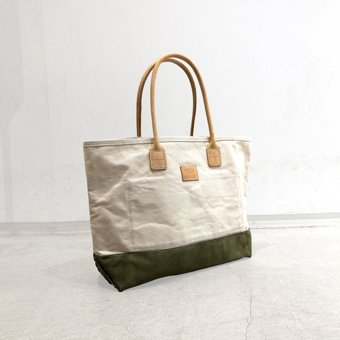 【HERITAGE LEATHER × AT.1011】Vintage Patches Day Tote / Natural × Olive Suede