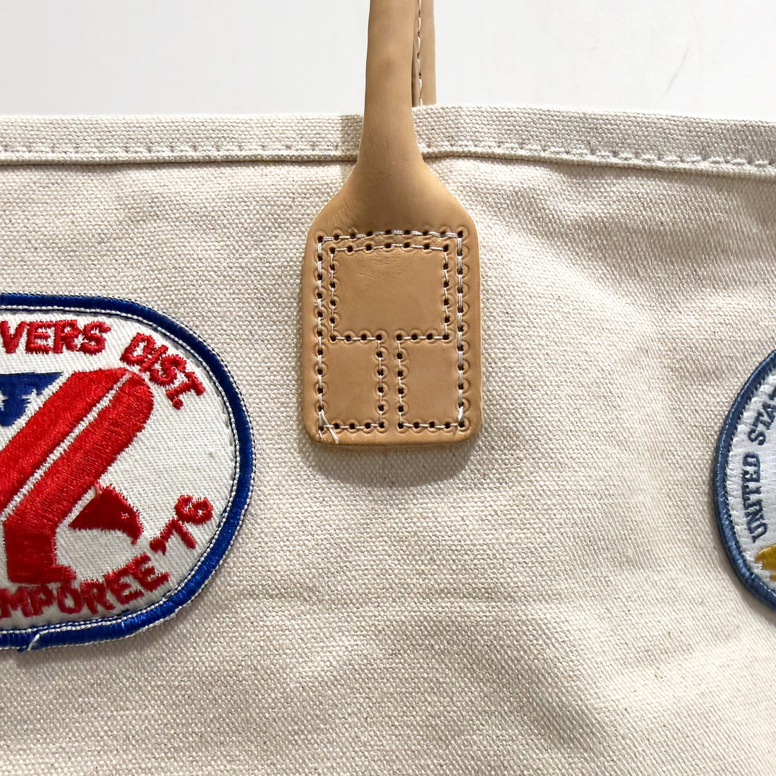 【HERITAGE LEATHER × AT.1011】Vintage Patches Day Tote / Natural × Olive Suede
