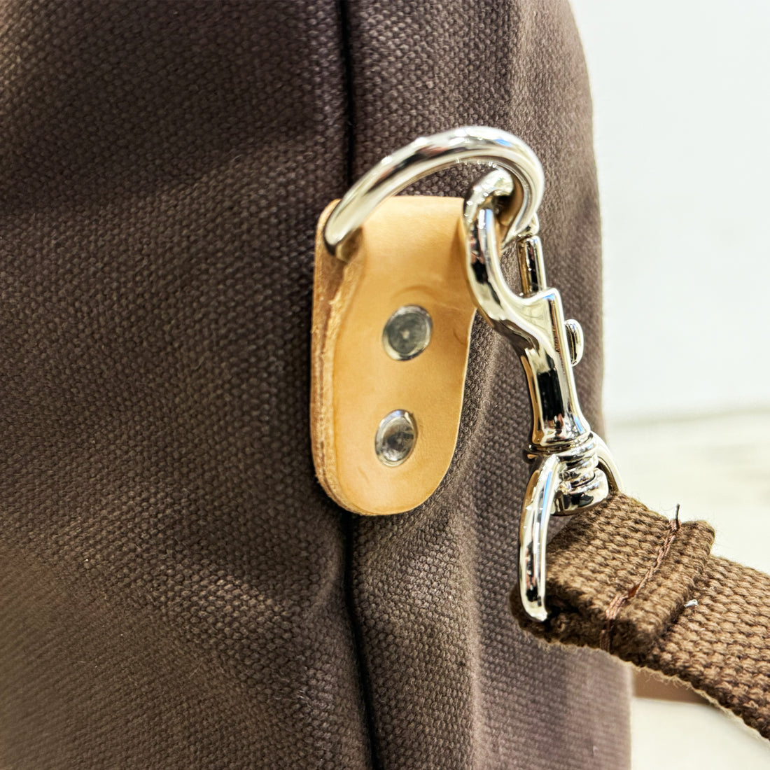 【HERITAGE LEATHER × AT.1011】Utility 2 Way Bag / Brown