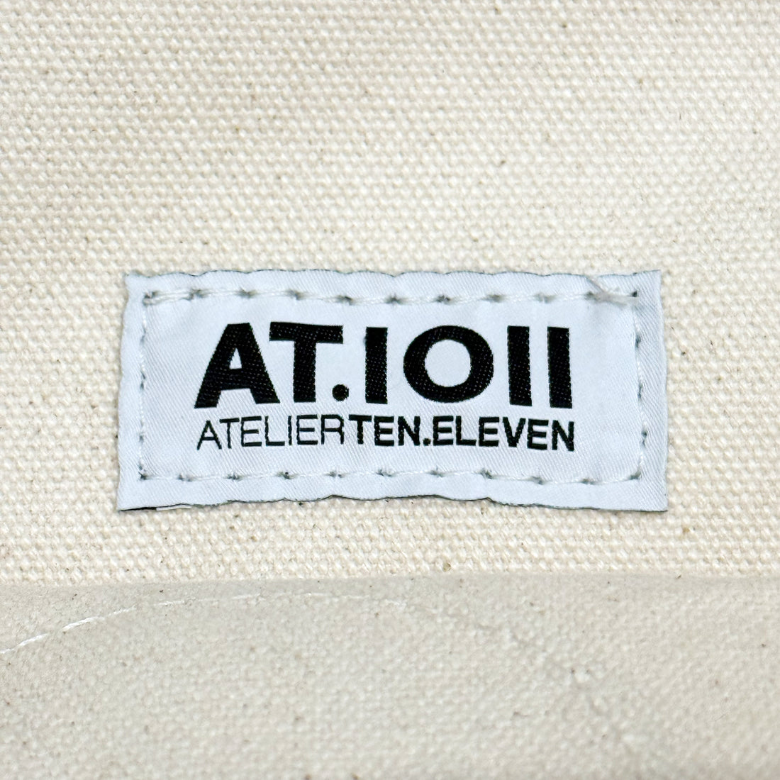 【HERITAGE LEATHER × AT.1011】Vintage Patches Day Tote / Natural × Olive Suede