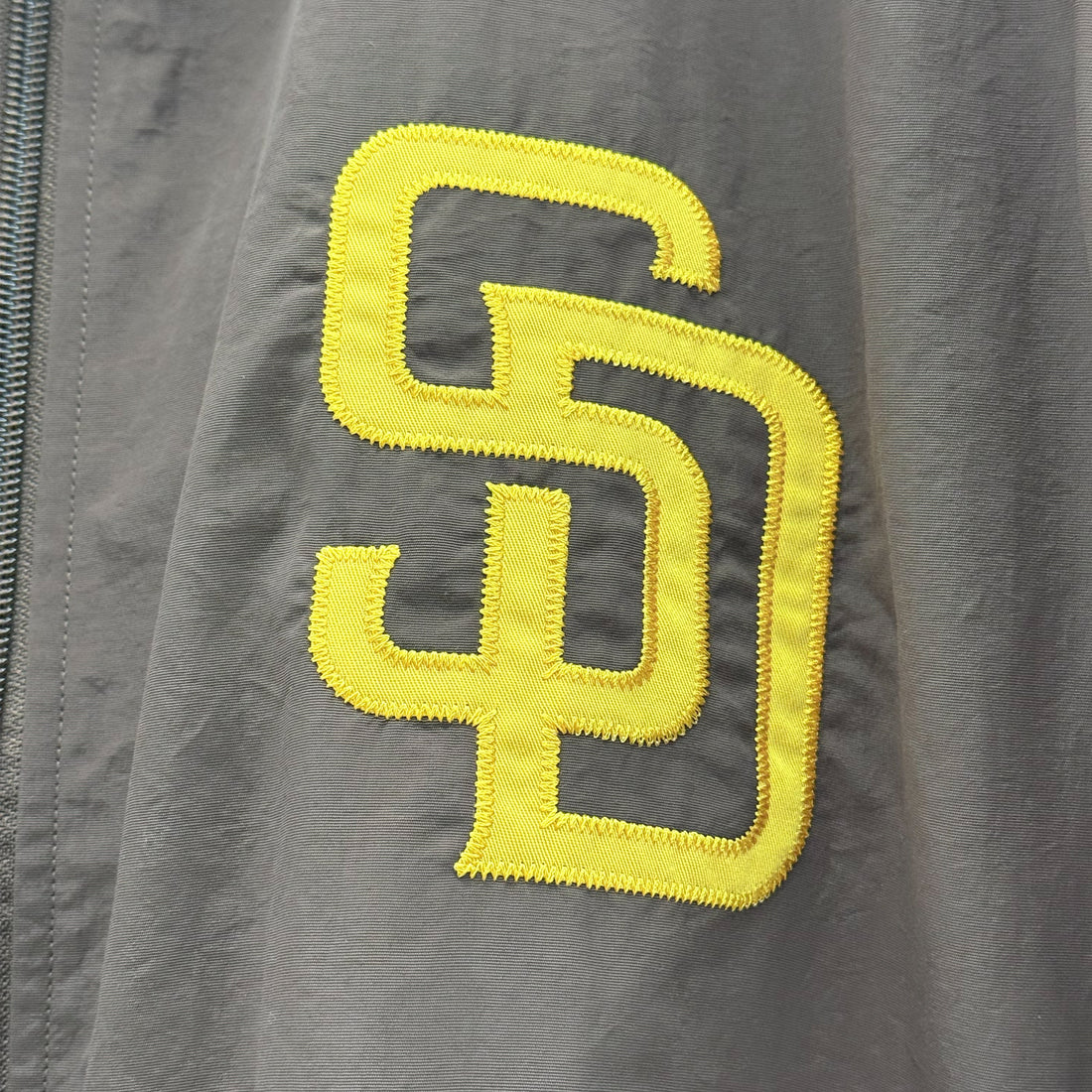 【Fanatics】MLB パドレス ナイロンジャケット ブラウン