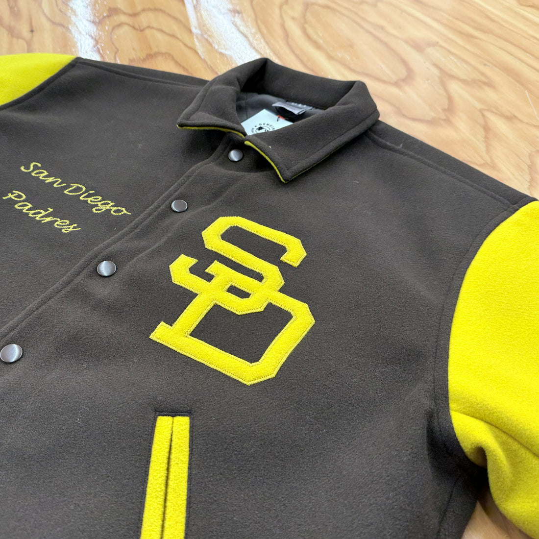 【Fanatics】MLB パドレス スタジャン ブラウン