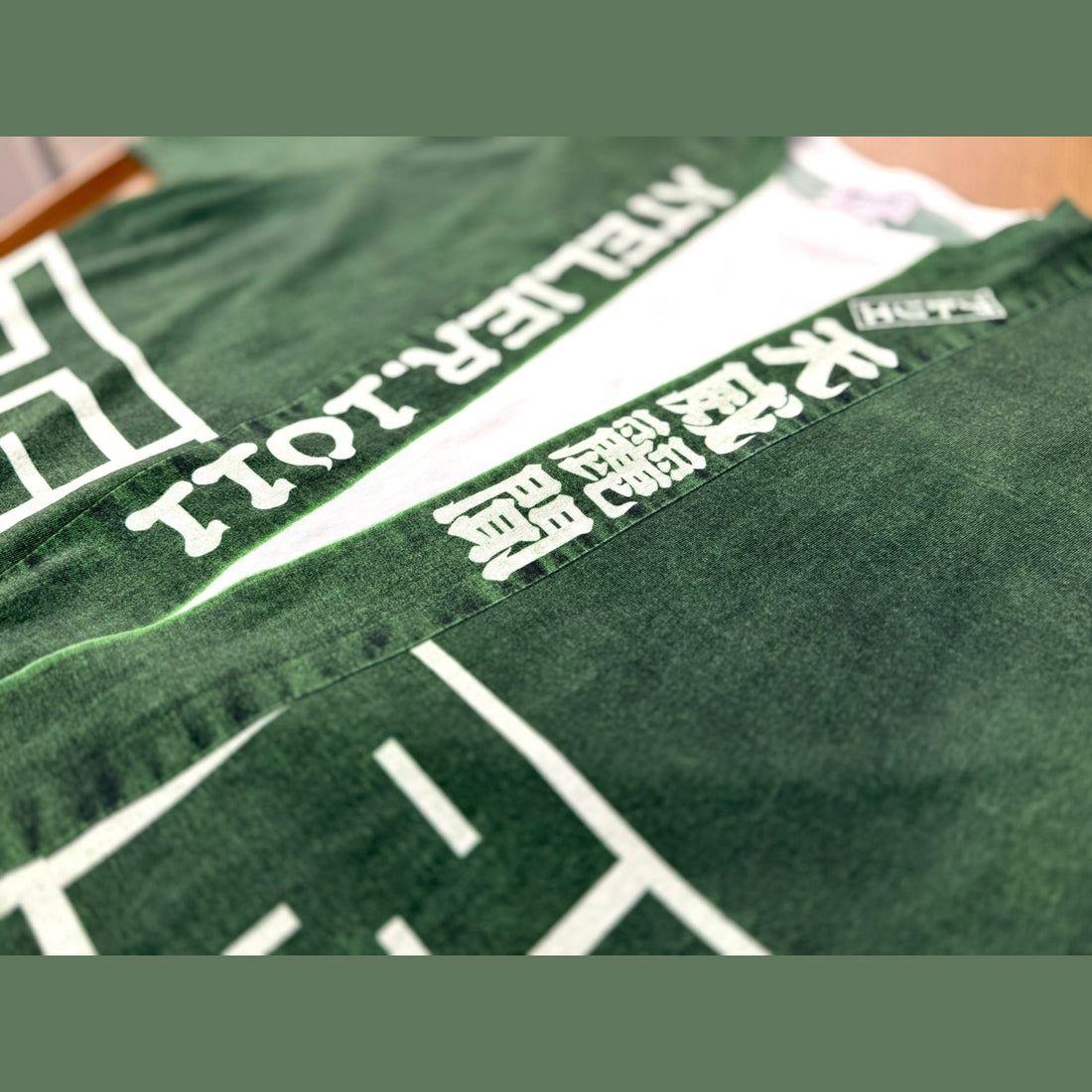 【AT.1011】【天威麗聞】ロゴプリント T-Shirt
