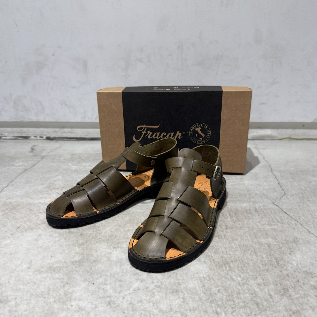 【FRACAP x AT.1011】 Art.D034 CH Sandals - Toscano Liscio Oliva
